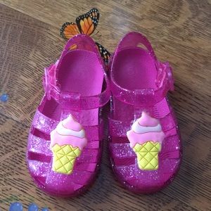 Toddler girl jelly sandals.